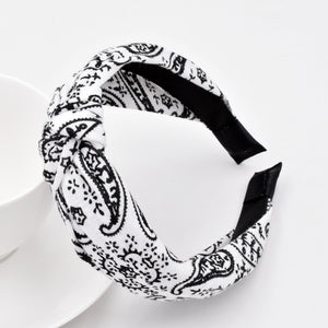 Open image in slideshow, White Bandana Headband.
